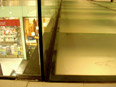 Celoskleněné zábradlí - Obchodní centrum Breda
